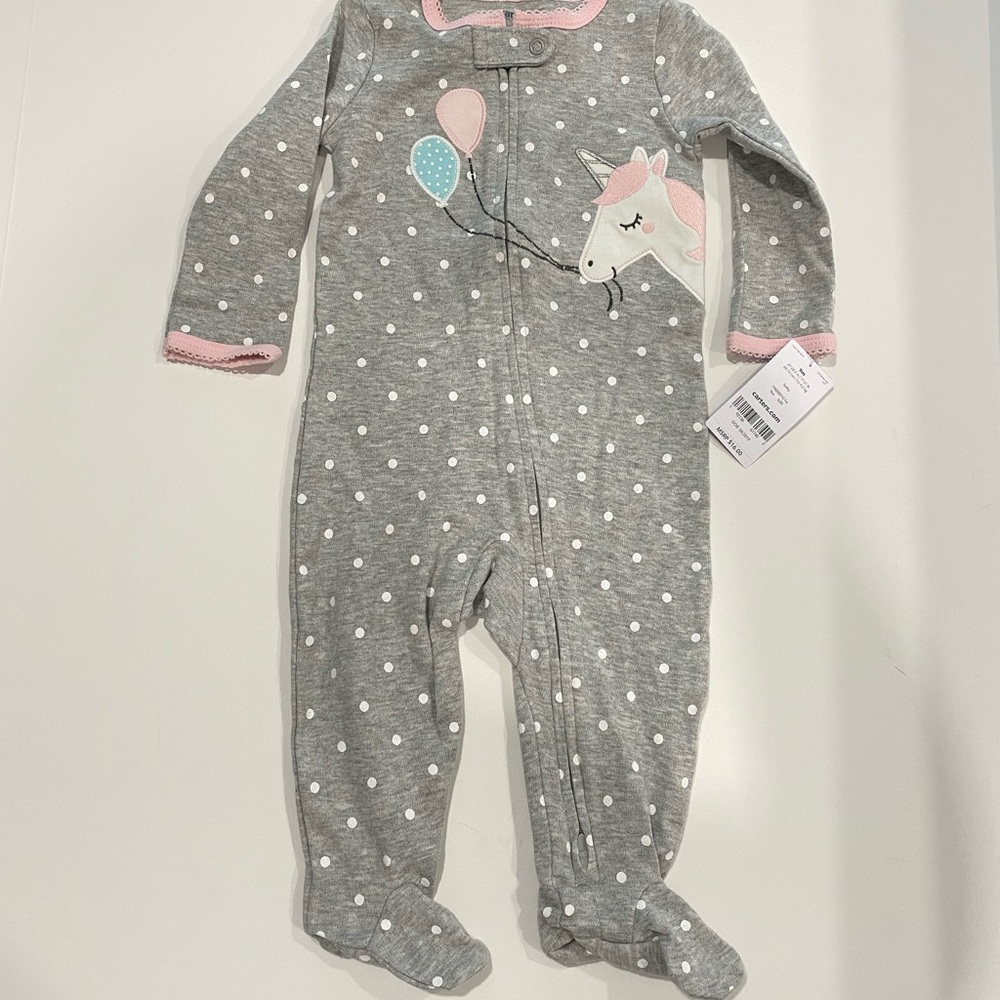 Brand New Carter’s Baby Unicorn 2 way Zipper Onesie for 9M Girl